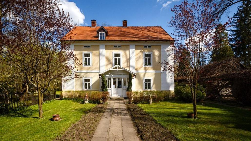 Royal Apartmany Dobris Εξωτερικό φωτογραφία