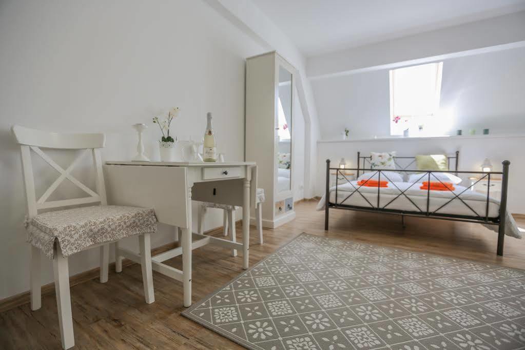 Royal Apartmany Dobris Εξωτερικό φωτογραφία