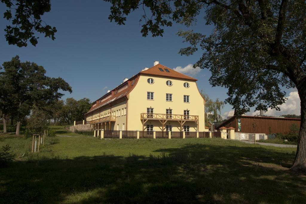 Royal Apartmany Dobris Εξωτερικό φωτογραφία